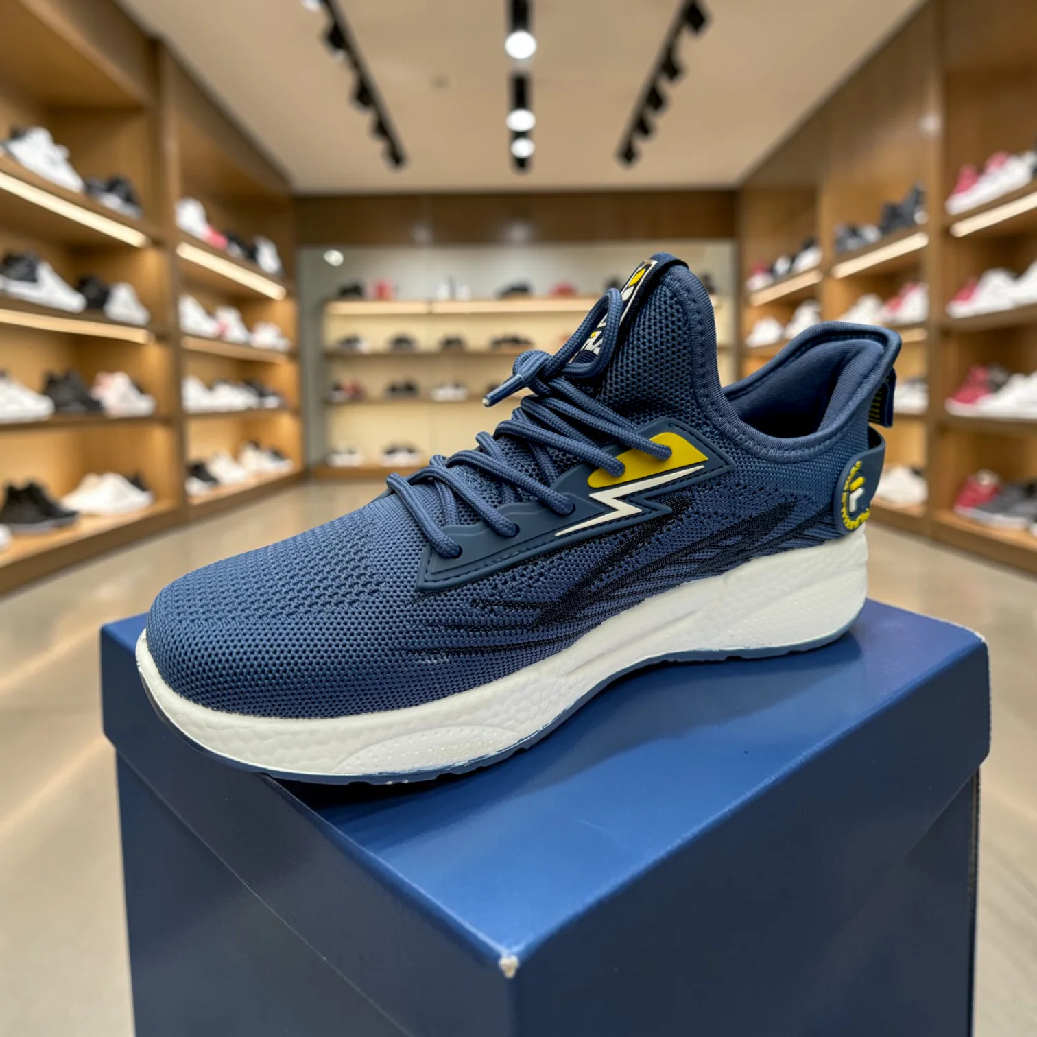 Fila Dark Blue বাইক,রানিং,জিম,ট্যুর ,ট্রাবেল,জগিং,অফিস,ক্যাজুয়াল,ক্যাম্পাস স্নিকার্স - Image 4
