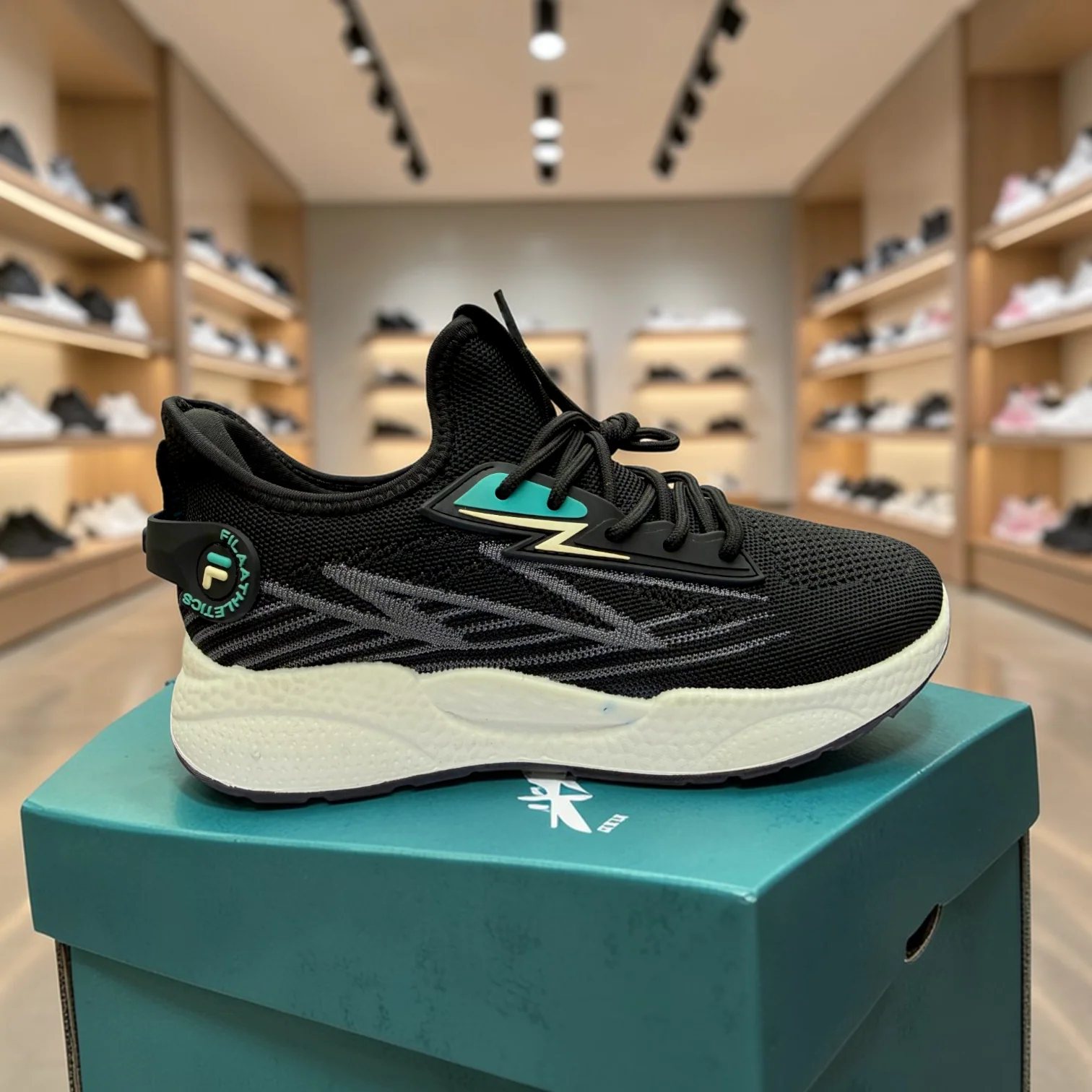 Fila Black Men's Sneakers –বাইক,রানিং,জিম,ট্যুর ,ট্রাবেল,জগিং,অফিস,ক্যাজুয়াল,ক্যাম্পাস - Image 4